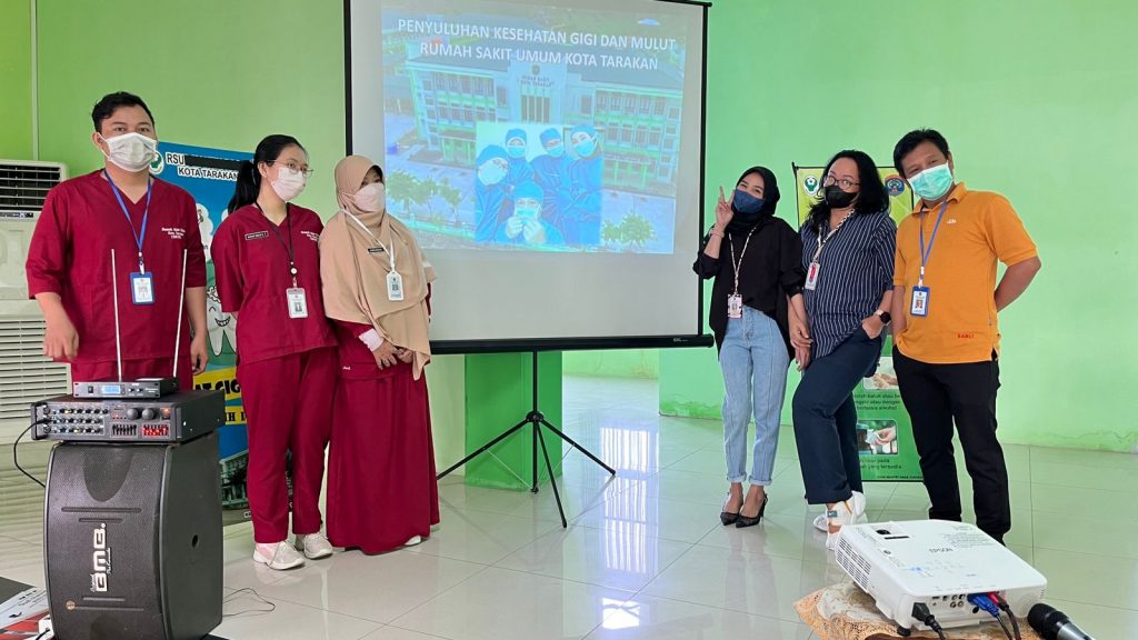 Edukasi Kesehatan Gigi dan Mulut Pada Pasien/Pengunjung di lingkungan Rumah Sakit Umum Kota Tarakan