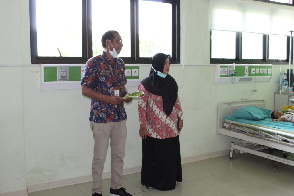 Penyuluhan Gizi tentang Stunting oleh Tim Gizi didampingi Tim Humas RSU Kota Tarakan, di Instalasi Rawat Inap Ruang Cemara RSU Kota Tarakan